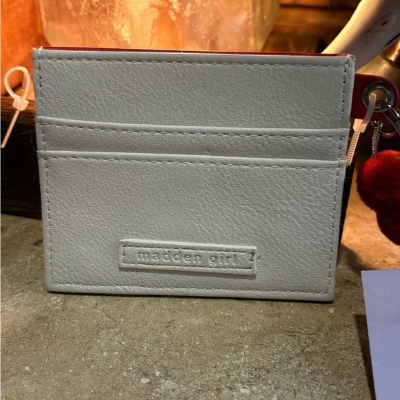 Madden Girl Santa Faux Fur Beard Credit Card Wallet With Pom Pom Key Clip NWT - Picture 3 of 8